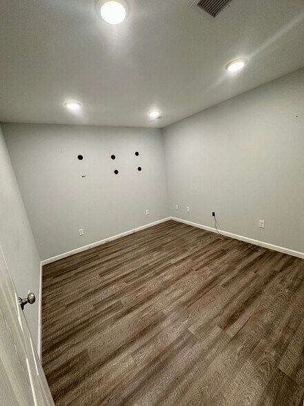 More Photos Of 315 Transport Dr, Cookeville Warehouse For Lease