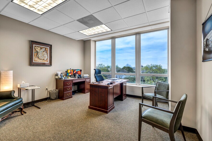 More Photos Of 205 E University Ave, Georgetown Office For Lease