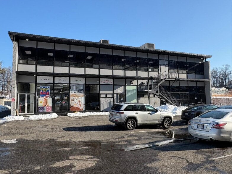 More Photos Of 183 S Central Ave, Hartsdale Freestanding For Lease