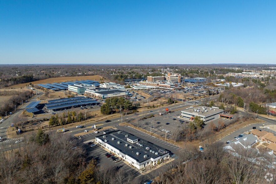 More Photos Of 900 W Main St, Freehold Medical For Lease