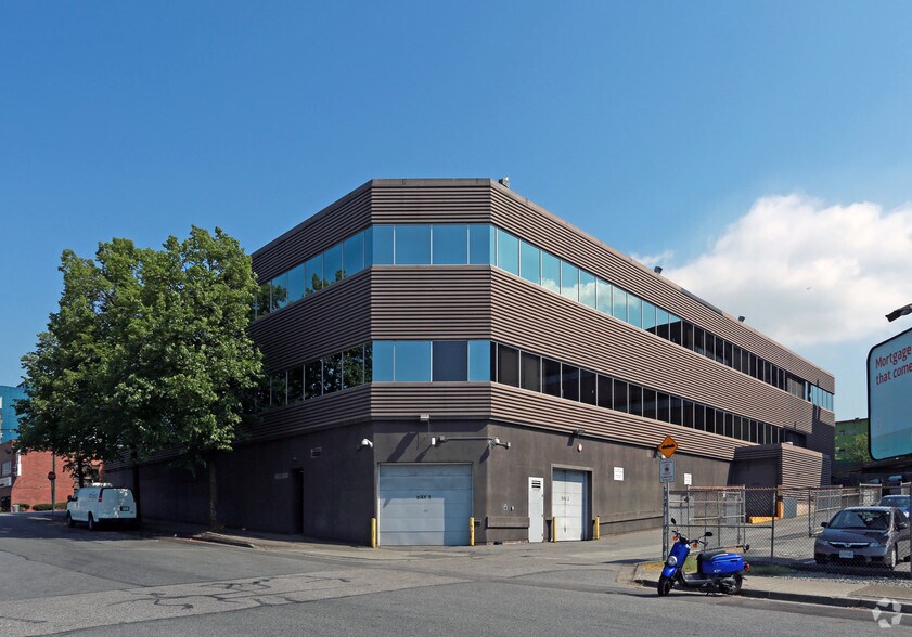 More Photos Of 2015 Main St, Vancouver Coworking Space