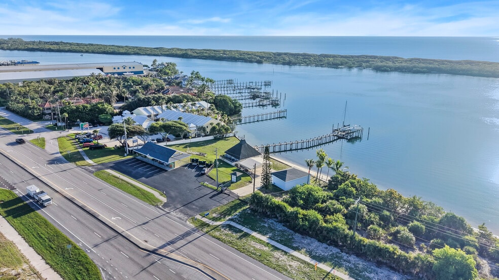 More Photos Of 18947 SE Federal Hwy, Jupiter Freestanding For Sale