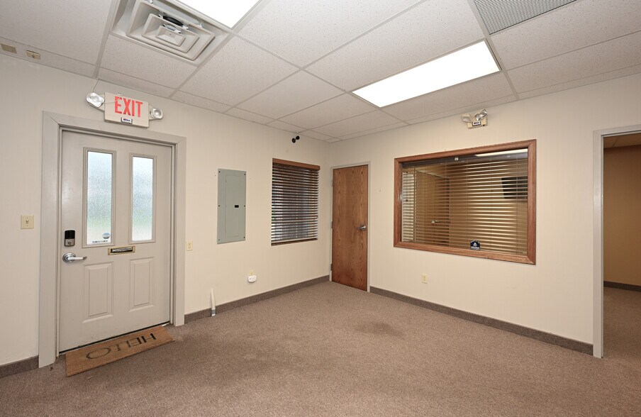 More Photos Of 4067-4083 N Jefferson St, Medina Medical For Lease