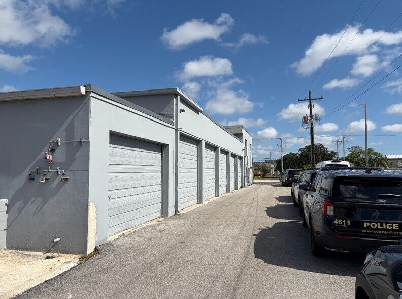 More Photos Of 742-750 W McNab Rd, Fort Lauderdale Showroom For Sale