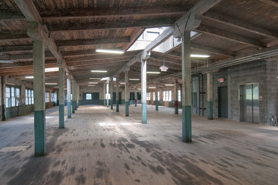 More Photos Of 315 Albemarle Ave SE, Roanoke Industrial For Lease