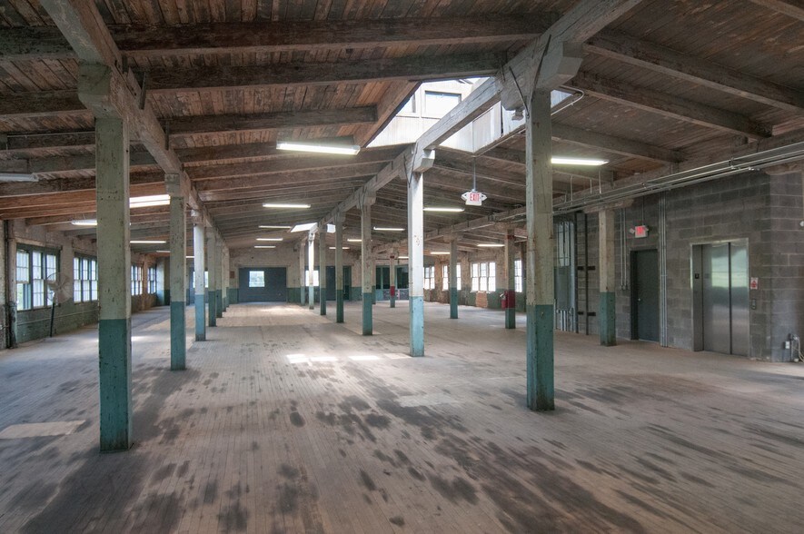 More Photos Of 315 Albemarle Ave SE, Roanoke Industrial For Sale