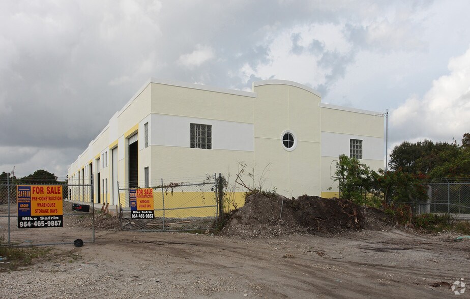 More Photos Of 2937 Ravenswood Rd, Fort Lauderdale Self Storage For Sale