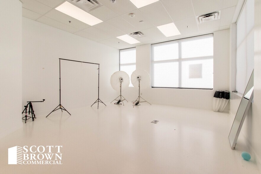 More Photos Of 650 Industry Way, Prosper Showroom For Lease