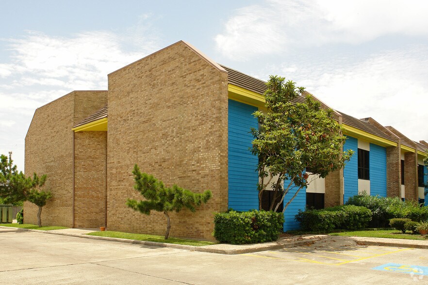 More Photos Of 5866 S Staples St, Corpus Christi Office For Lease