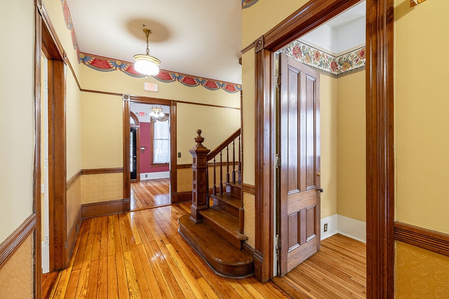 More Photos Of 892 Prince Ave, Athens Medical For Lease