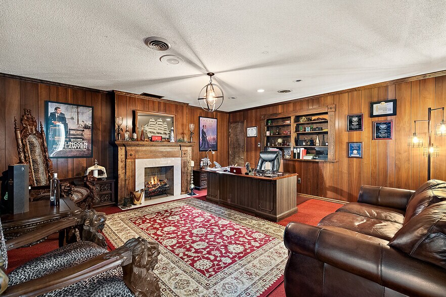 More Photos Of 22815 Kelly Rd, Eastpointe Loft Creative Space For Sale