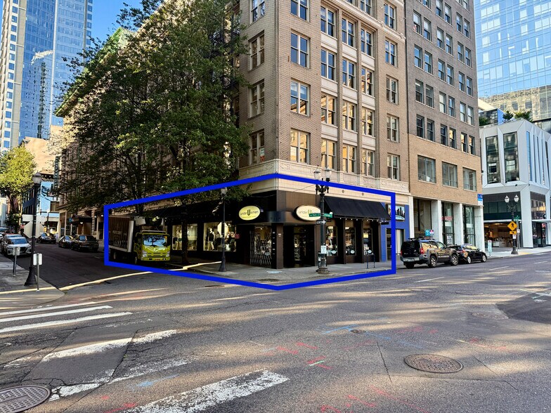 More Photos Of 800 SW Washington St, Portland Office For Lease