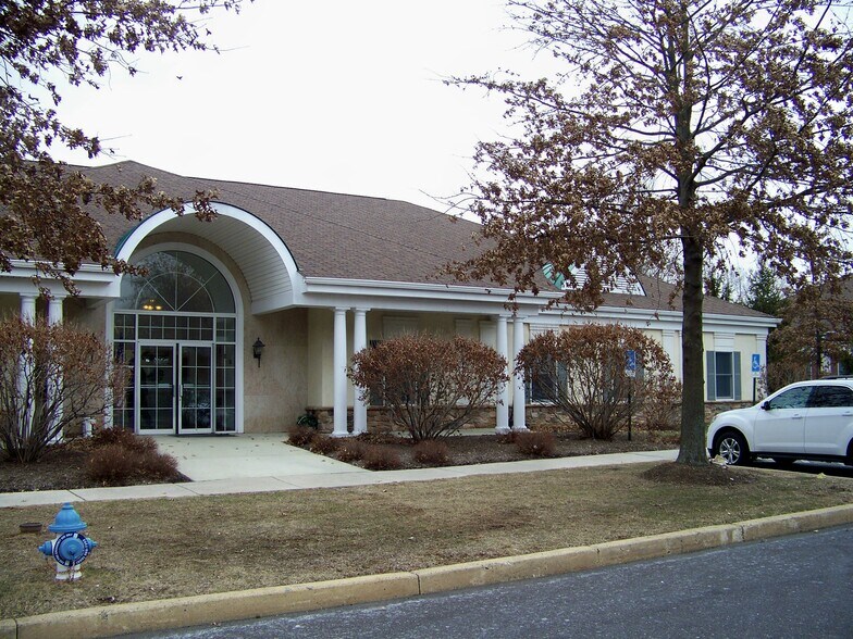 Primary Photo Of 101 Floral Vale Blvd, Yardley Bank For Lease