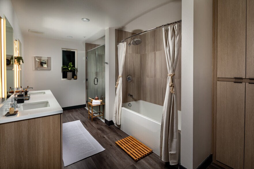 More Photos Of 11924 W Washington Blvd, Los Angeles Apartments For Lease