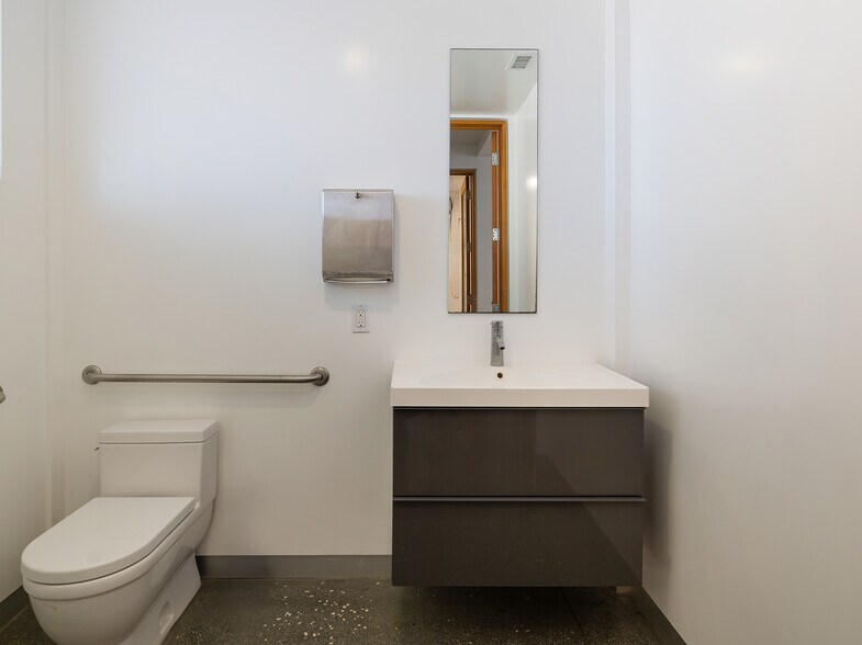 More Photos Of 215-237 California St, El Segundo Loft Creative Space For Lease