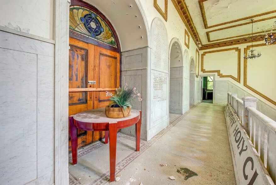 More Photos Of 139 Amboy St, Brooklyn Religious Facility For Lease