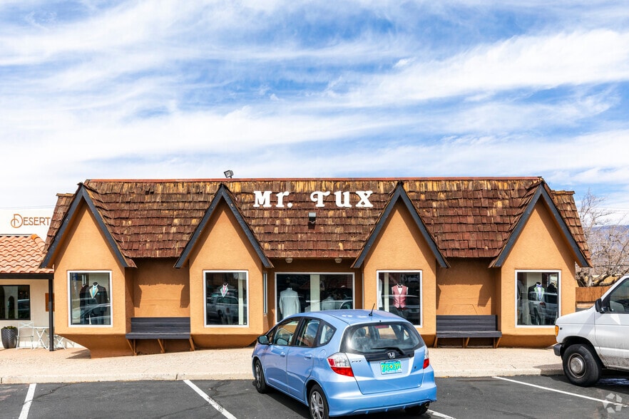 More Photos Of 3107 Eubank Blvd, Albuquerque Unknown For Lease