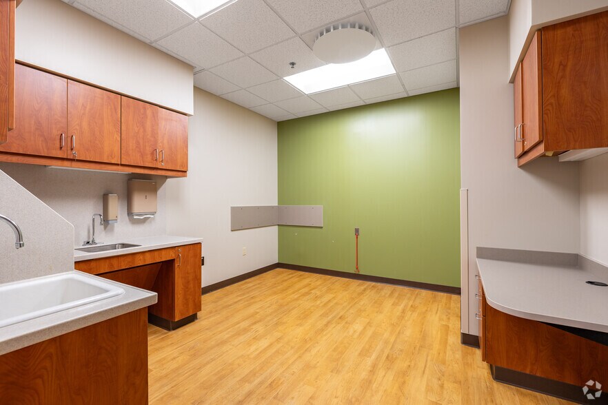 More Photos Of 5901 Delmar Blvd, Saint Louis Apartments For Lease