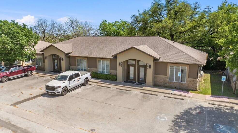 More Photos Of 13284 Pond Springs Rd, Austin Office For Sale