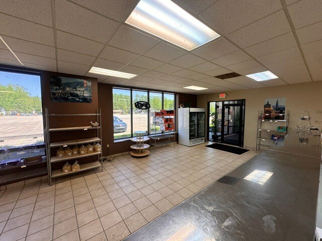 More Photos Of 34900 Lake Shore Blvd, Eastlake General Retail For Lease
