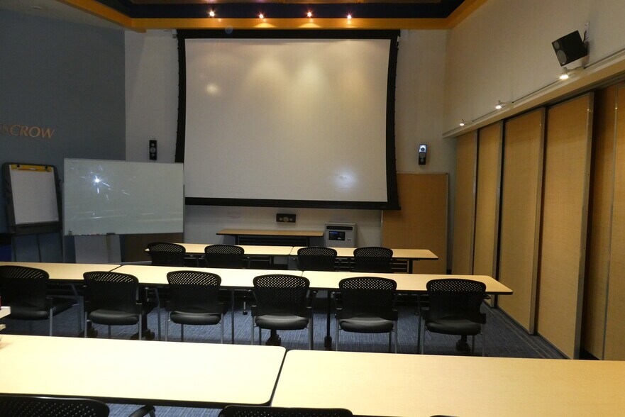 More Photos Of 6100-6120 San Fernando Rd, Glendale Office For Sale