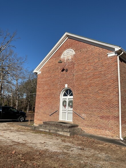 More Photos Of 21075 Frog Level Rd, Ruther Glen Specialty For Sale