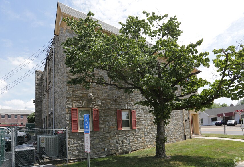 More Photos Of 1150 Old York Rd, Abington Township Office For Lease