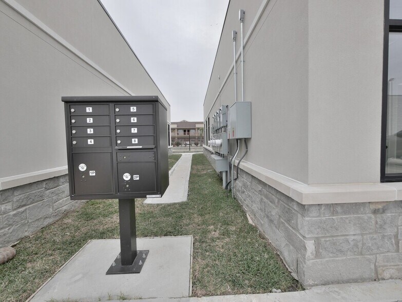 More Photos Of 23406 Kingsland Blvd, Katy Loft Creative Space For Lease