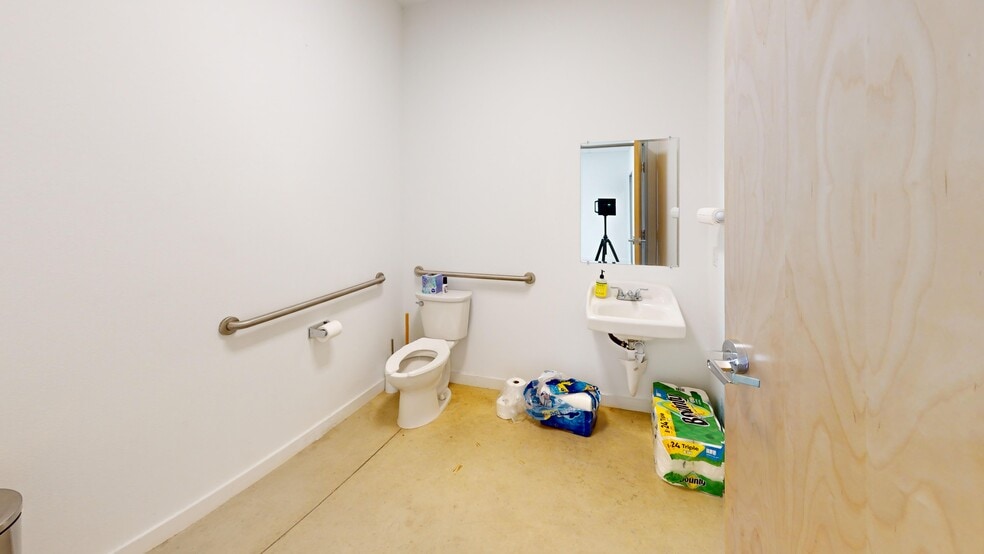 More Photos Of 12112 Anderson Mill Rd, Cedar Park Warehouse For Sale