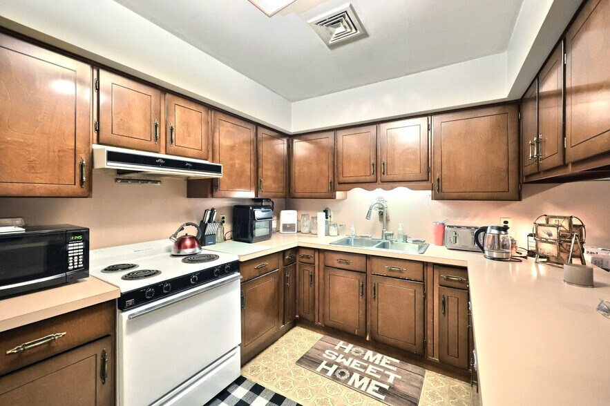 More Photos Of 1 Cherry St, Seven Valleys Storefront Retail Residential For Sale