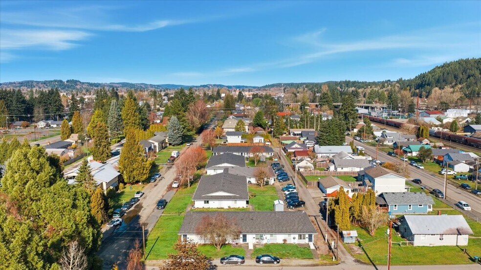 More Photos Of 1100-1105 S Pearl St, Centralia Apartments For Sale