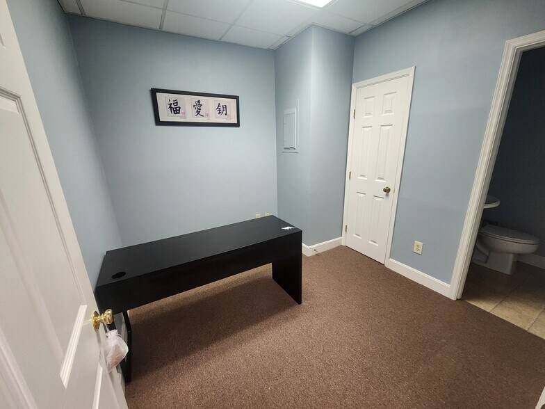 More Photos Of 4727 Cornell Rd, Blue Ash Office For Lease