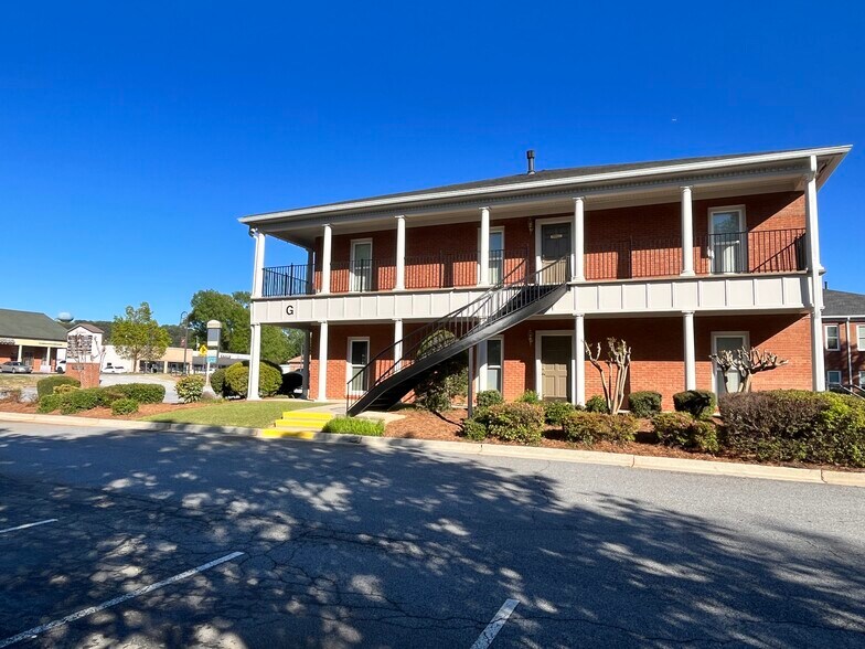 More Photos Of 2386 Clower St, Snellville Office For Lease