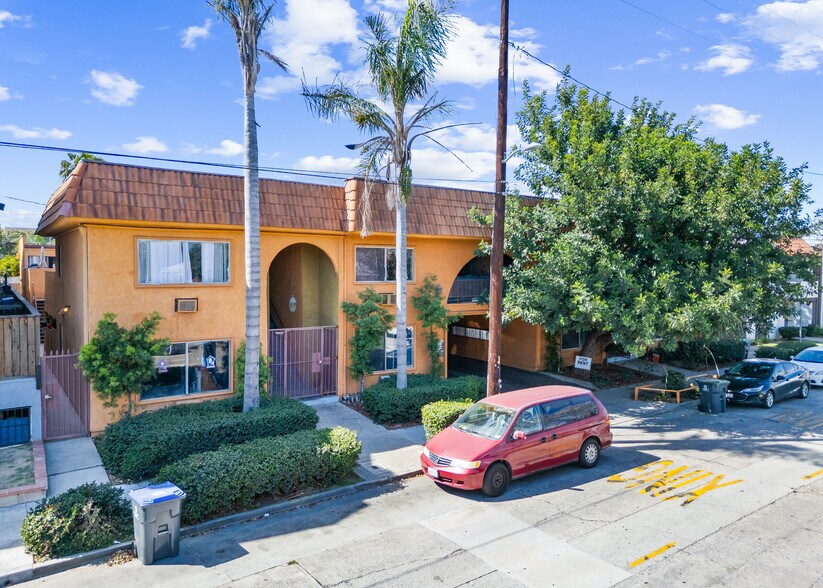 Primary Photo Of 1410 French St, Santa Ana Apartments For Sale