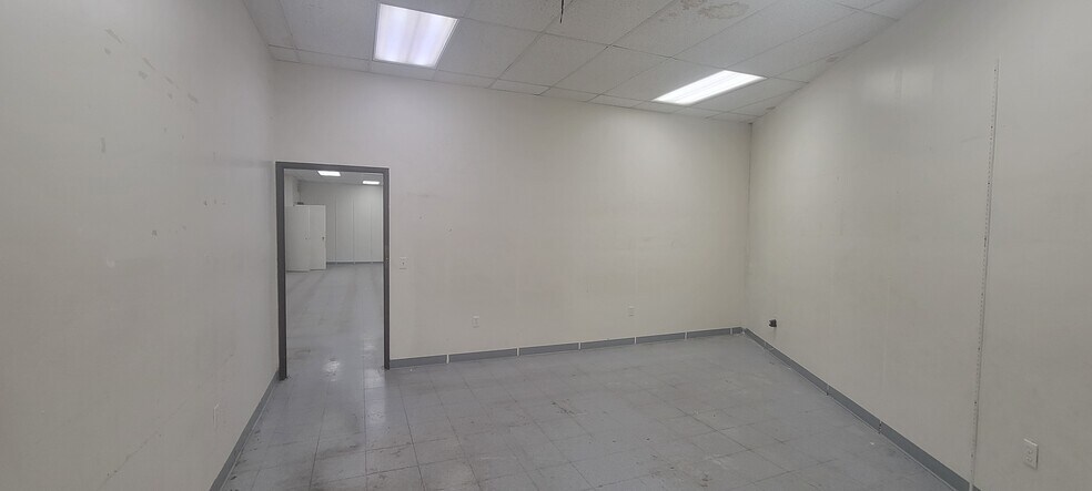 More Photos Of 611-675 N Broadway, Escondido Unknown For Lease