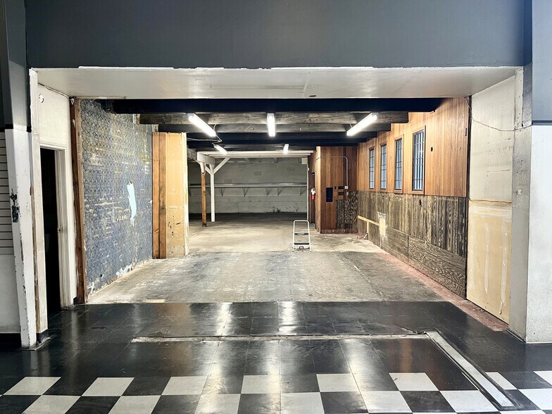 More Photos Of 735 Gilman St, Berkeley Showroom For Sale