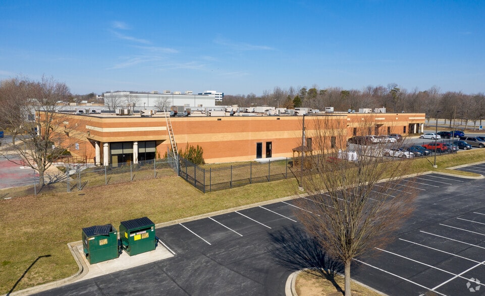 More Photos Of 6855 Deerpath Rd, Elkridge Office For Lease