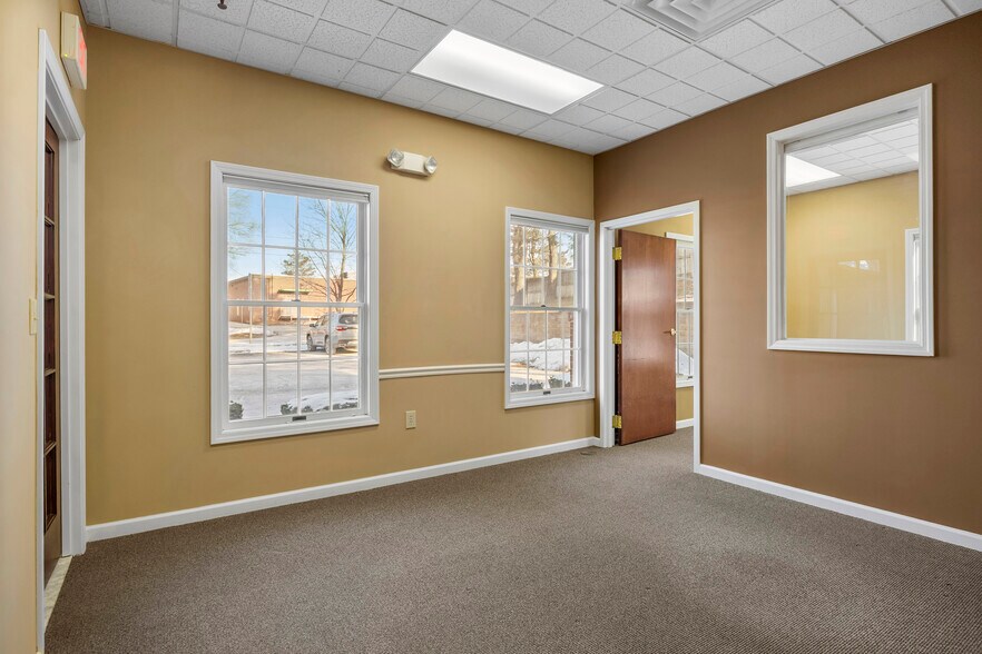 More Photos Of 250 Osborne Rd, Colonie Office For Lease