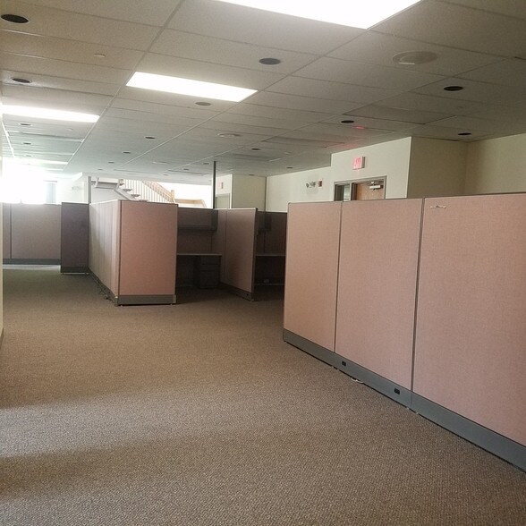 More Photos Of 1 Precision Way, Jamestown Distribution For Sale