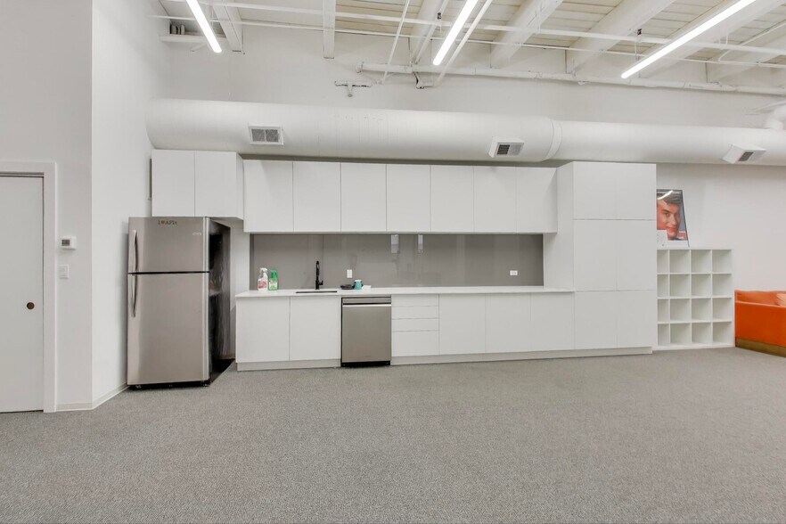 More Photos Of 400-420 N May St, Chicago Loft Creative Space For Lease