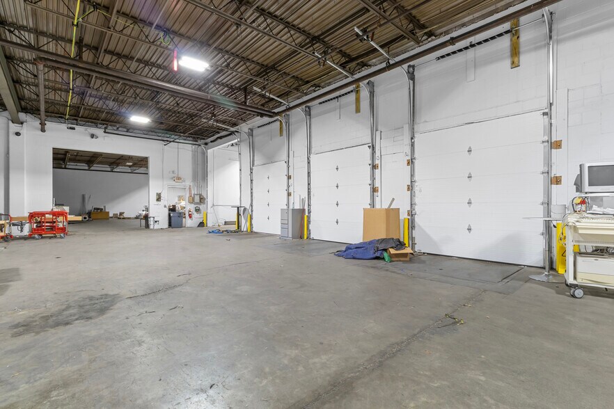 More Photos Of 2051 Sherbrook Ave, Indianapolis Warehouse For Sale