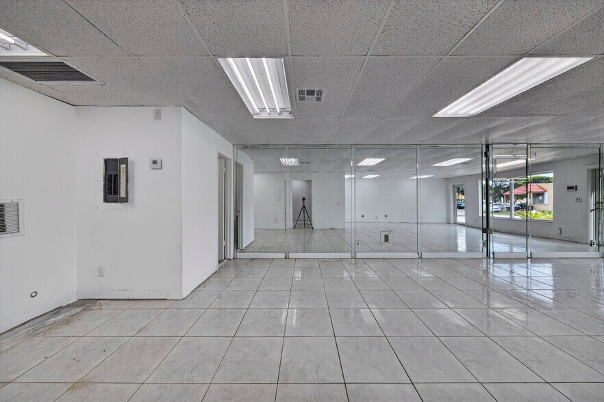 More Photos Of 1180 NW 41st Ter, Lauderhill Office For Lease