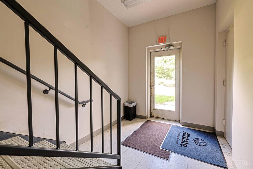 More Photos Of 5630 Bridgetown Rd, Cincinnati Office For Sale