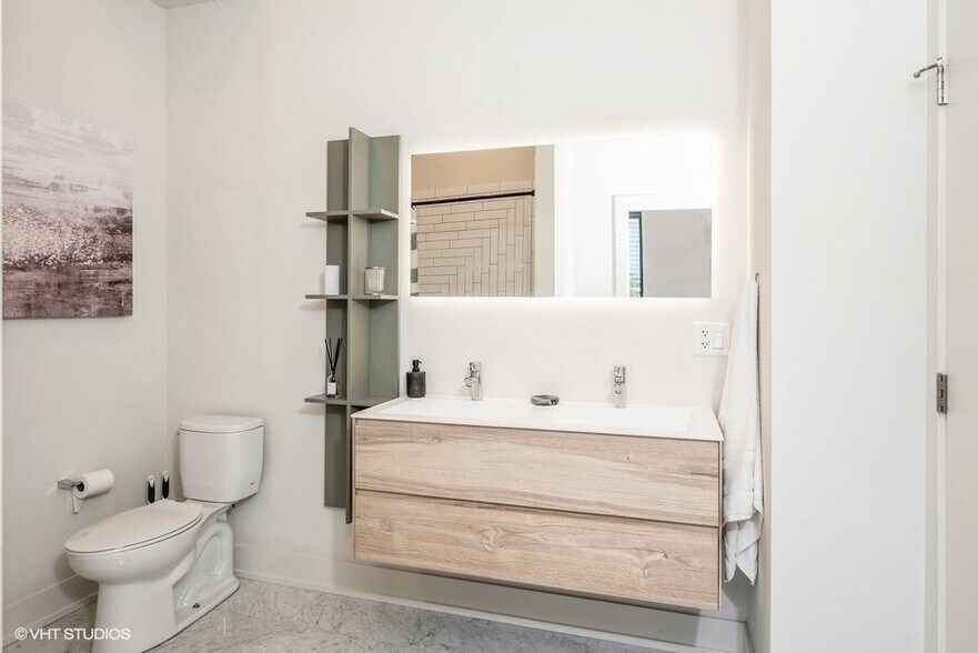 More Photos Of 847 N Larrabee St, Chicago Apartments For Sale