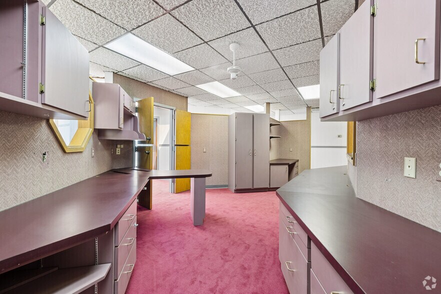 More Photos Of 1080 Caroline Dr, Washington Medical For Sale