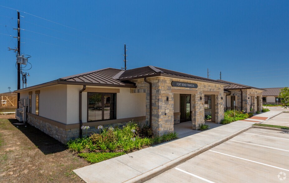 More Photos Of 800 Bonaventure Way, Sugar Land Unknown For Lease