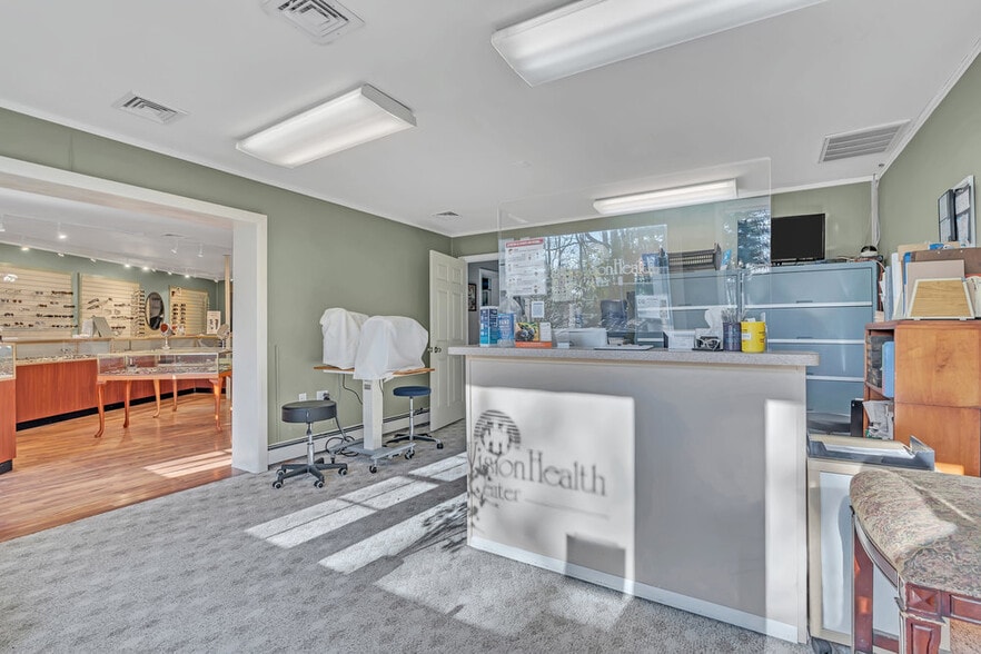 More Photos Of 411 State Route 34 N, Colts Neck Storefront Retail Office For Lease