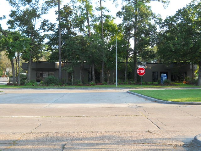 More Photos Of 1110 Kingwood Dr, Kingwood Office For Sale