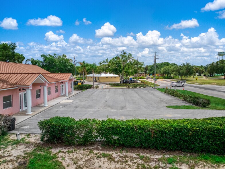 More Photos Of 401 W Interlake Blvd, Lake Placid Office For Sale