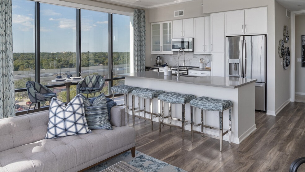 More Photos Of 295 NE Ivanhoe Blvd, Orlando Apartments For Lease